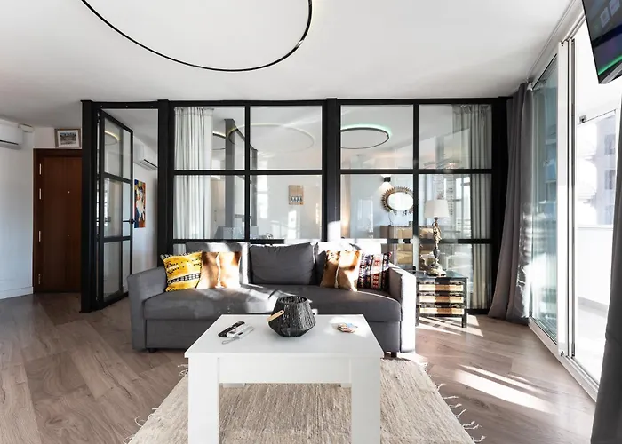 Ct 353 - Faro's Tower 2 - Walking Distance To Everything *