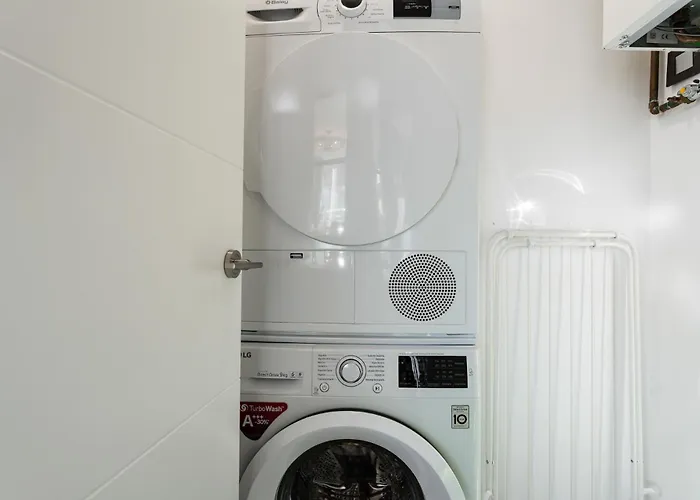 Ct 353 - Faro's Tower 2 - Walking Distance To Everything