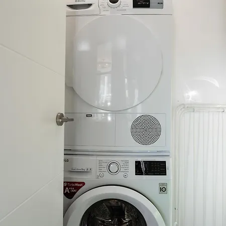 Ct 353 - Faro's Tower 2 - Walking Distance To Everything